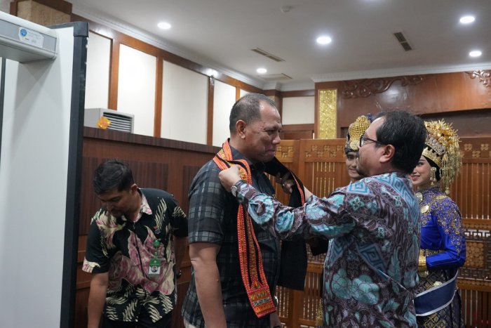 Tiba Di Aceh, Dirjen Bina Pemerintahan Desa Disambut Hangat